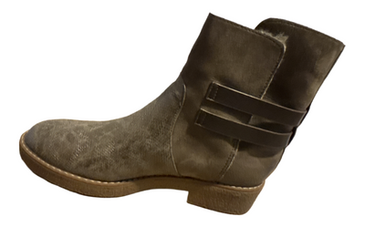 Bottes  Vanessa Wu